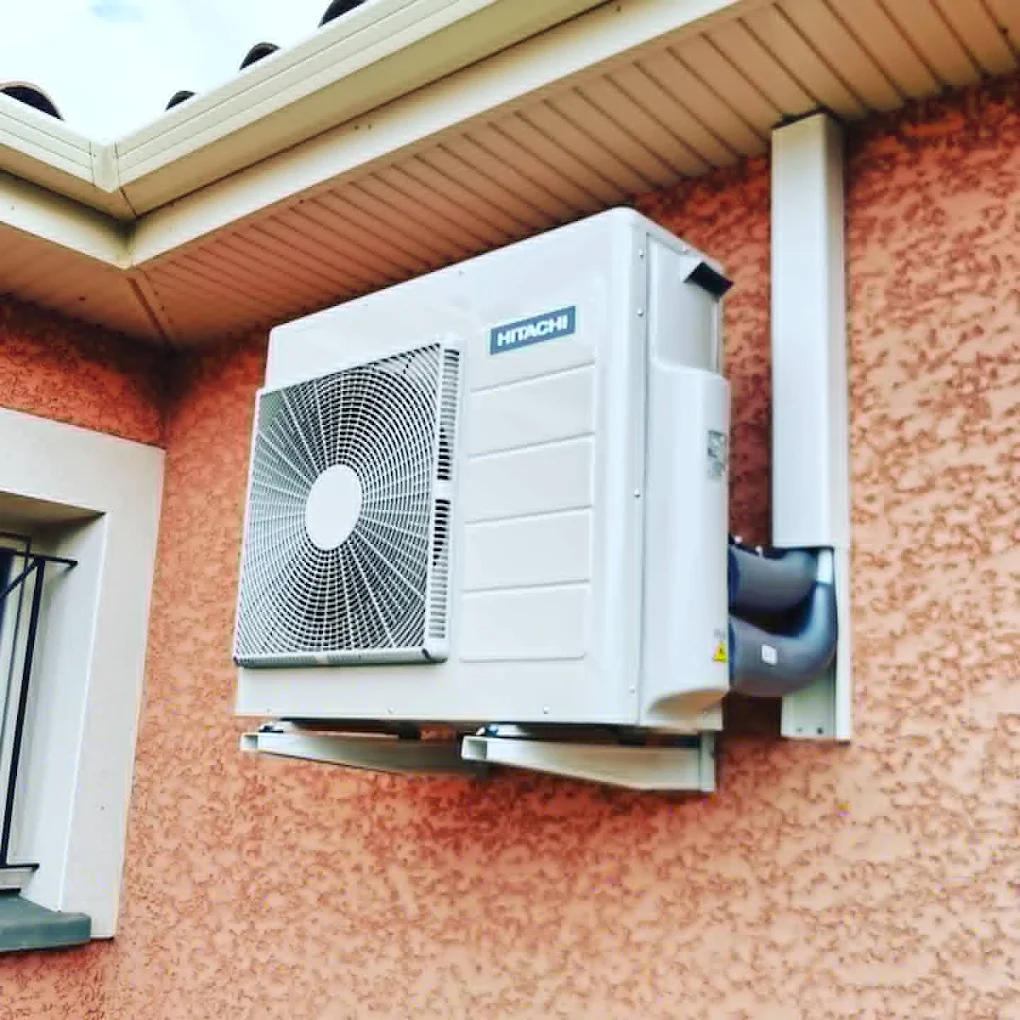 Entreprise climatisation Lyon - unité extérieure PAC air air installée